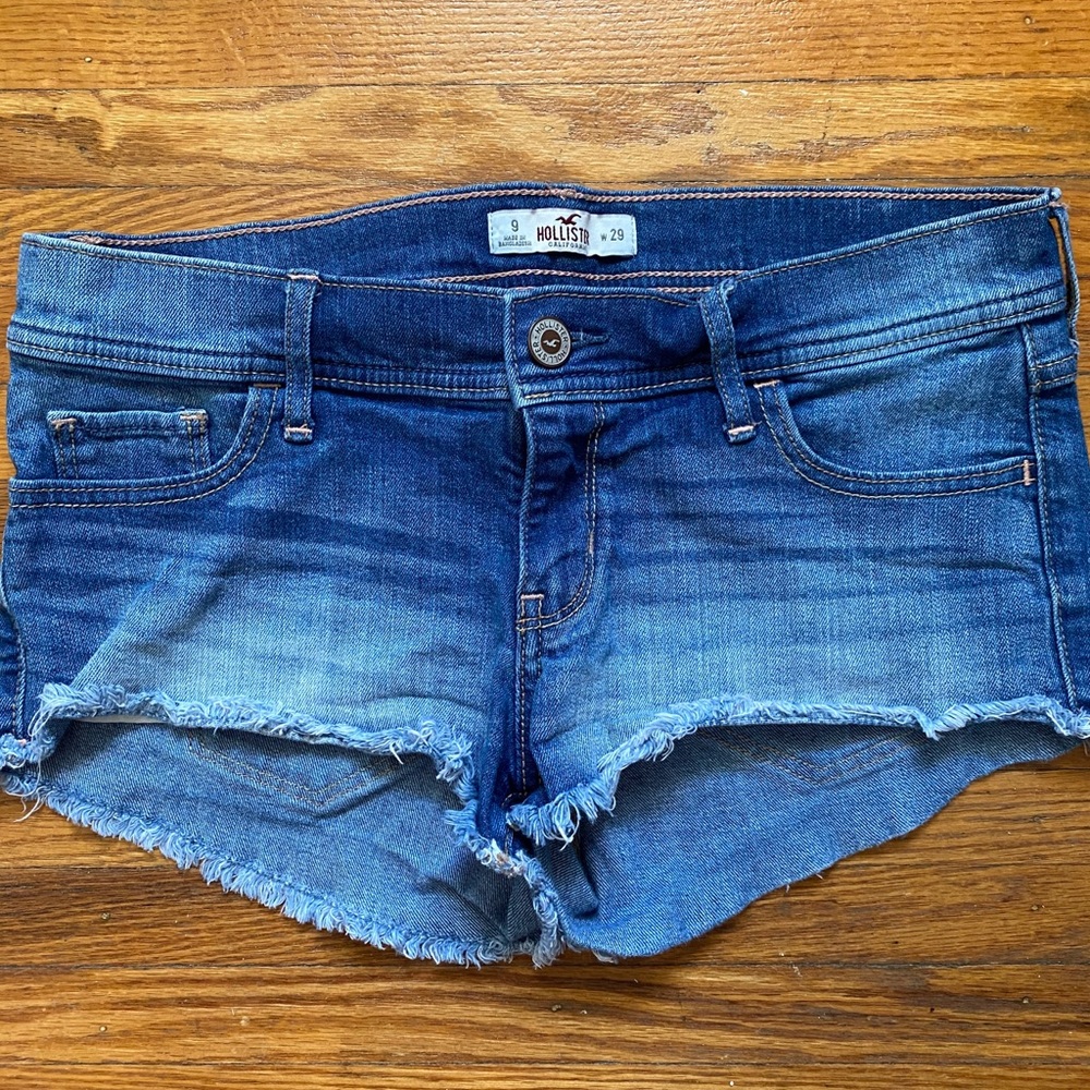 🌴 Hollister Jean shorts
